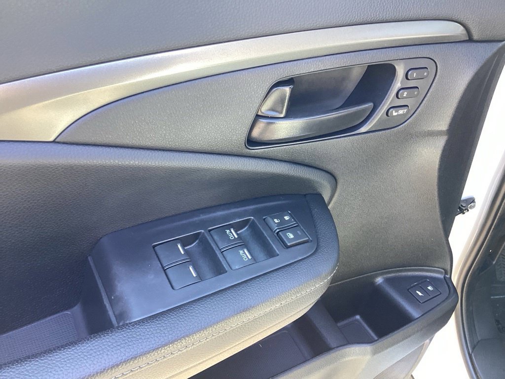 Used 2024 Honda Passport EX-L image 11