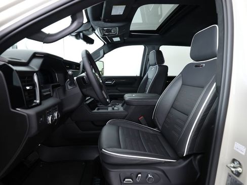 Used 2026 GMC Sierra 2500 AT4X image 14