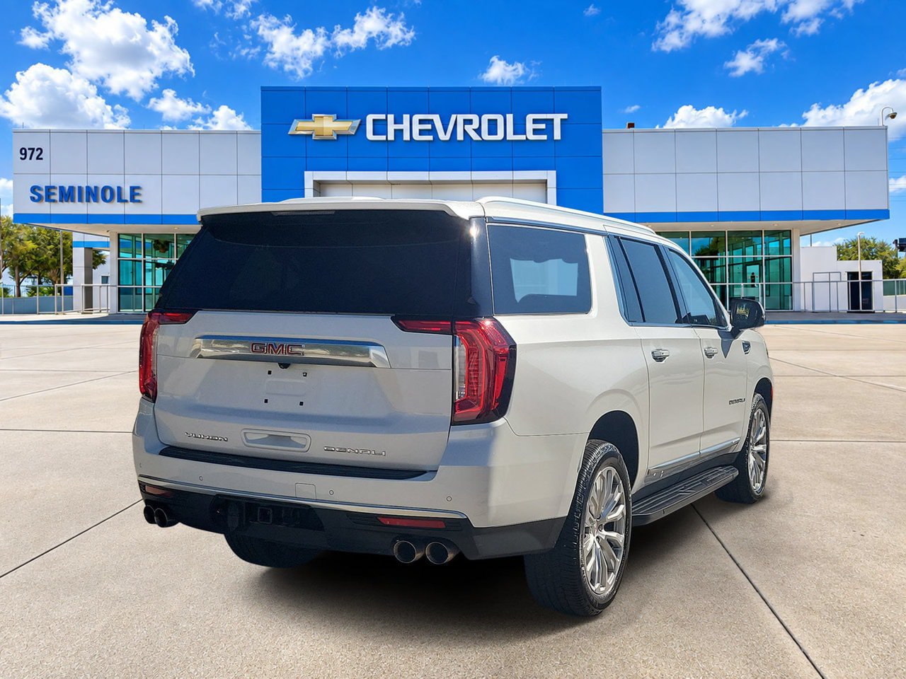 Certified 2023 GMC Yukon XL Denali w/ Max Trailering Package AWD/4WD image 4