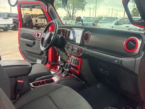 Used 2019 Jeep Wrangler Sport AWD/4WD image 6
