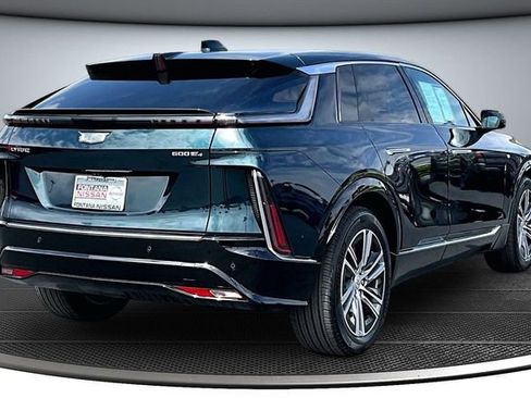 Used 2024 Cadillac Lyriq Luxury w/ LPO, Floor Liner Package AWD/4WD image 6