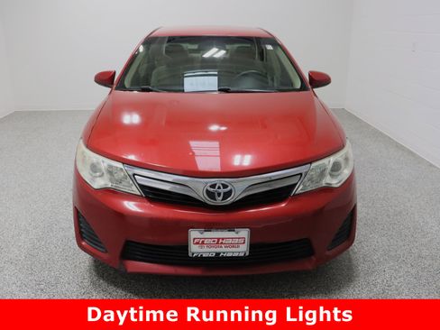 Used 2012 Toyota Camry LE image 3