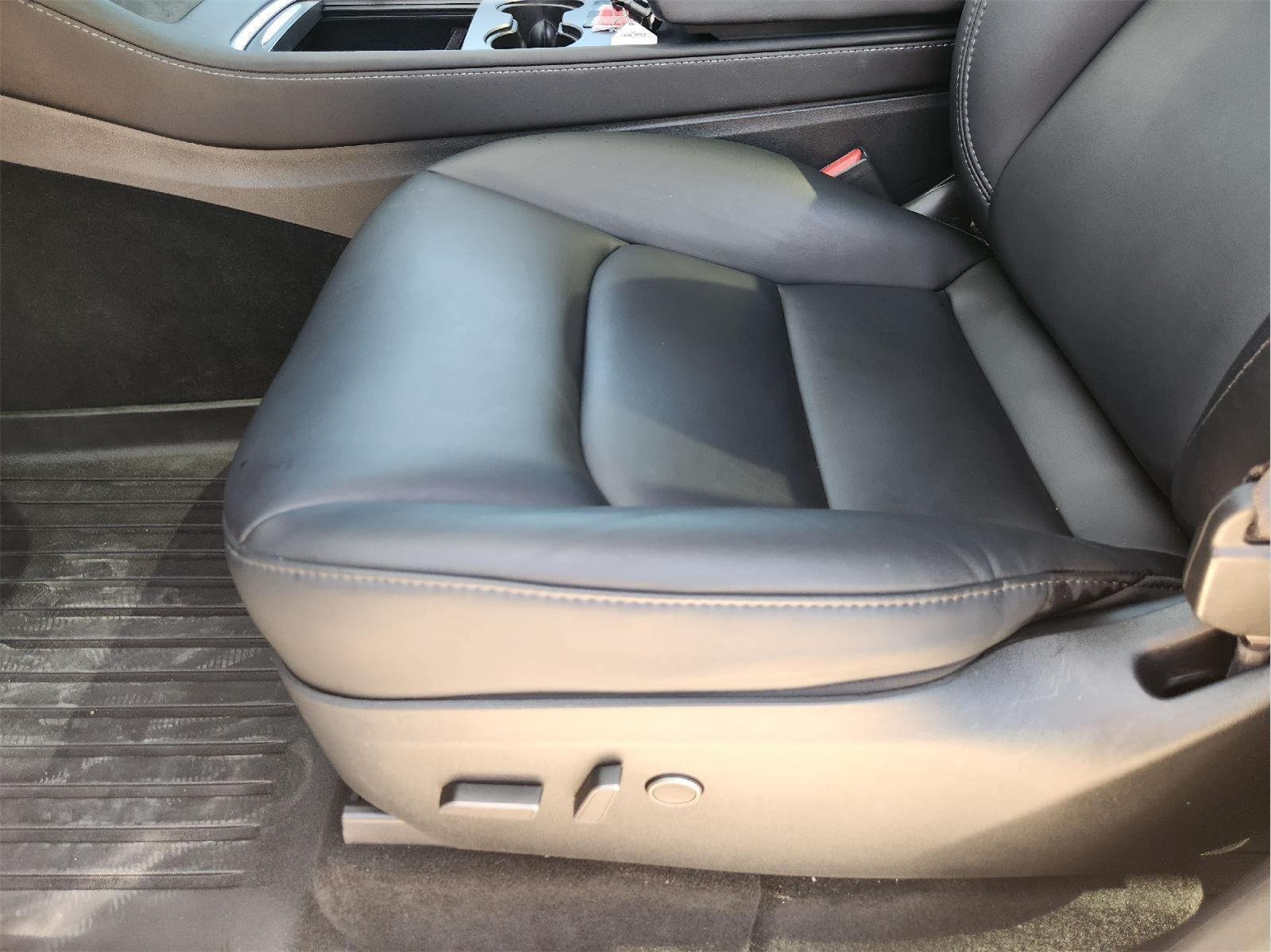 Used 2023 Tesla Model Y Long Range AWD/4WD image 23