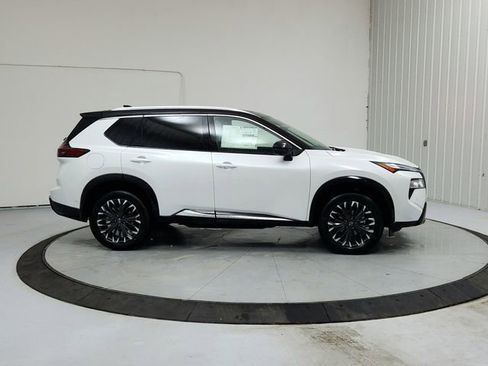 New 2026 Nissan Rogue Platinum w/ Platinum Premium Package image 8