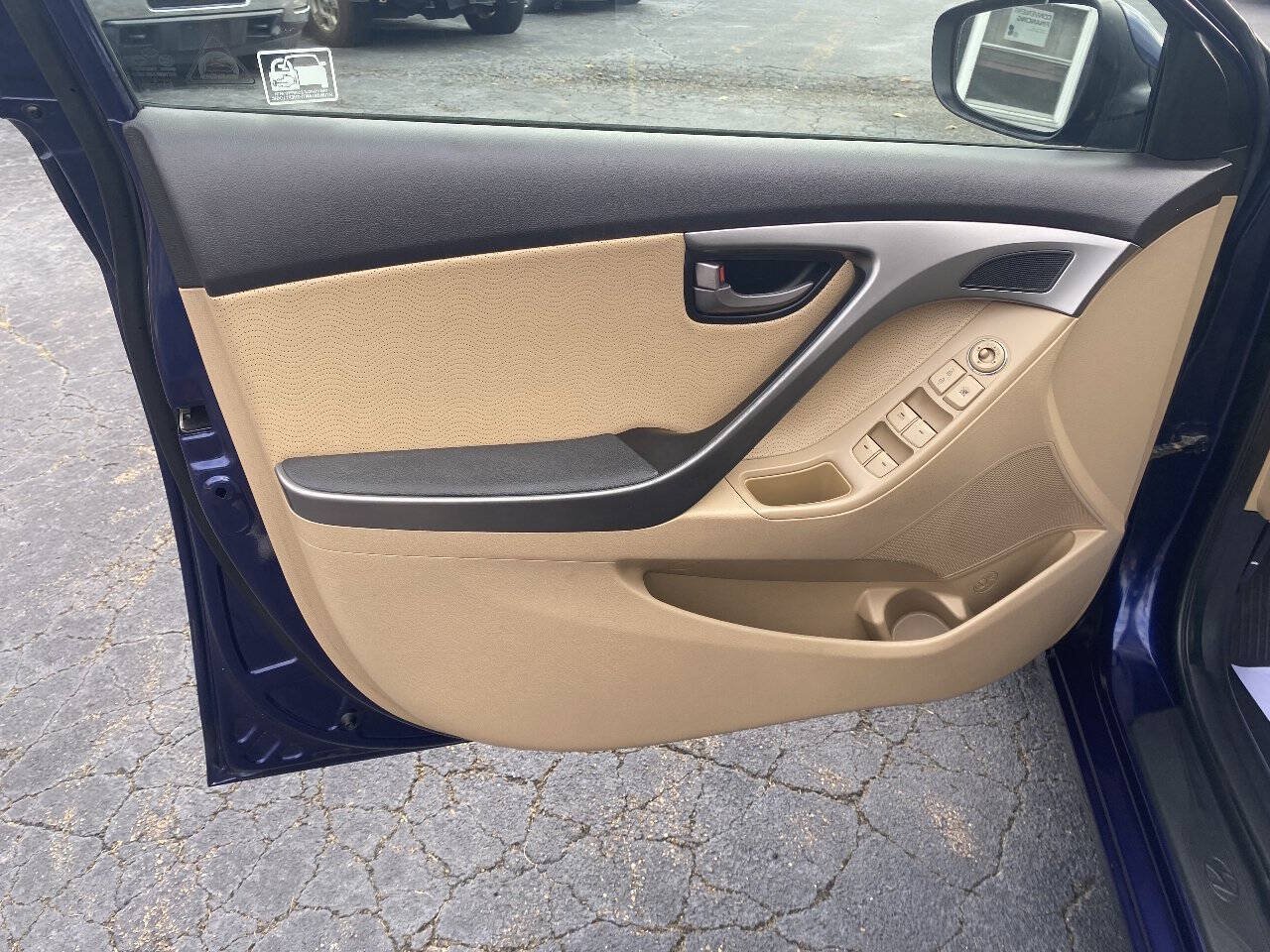 Used 2013 Hyundai Elantra Limited FWD image 15