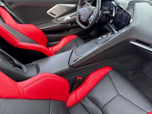 Used 2021 Chevrolet Corvette Stingray Premium Conv w/ Z51 Performance Package image 14