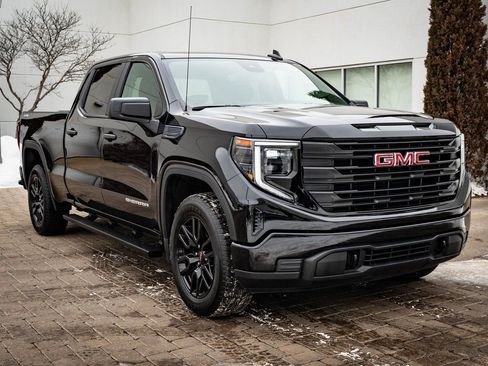 Used 2023 GMC Sierra 1500 Pro w/ Graphite Edition image 12