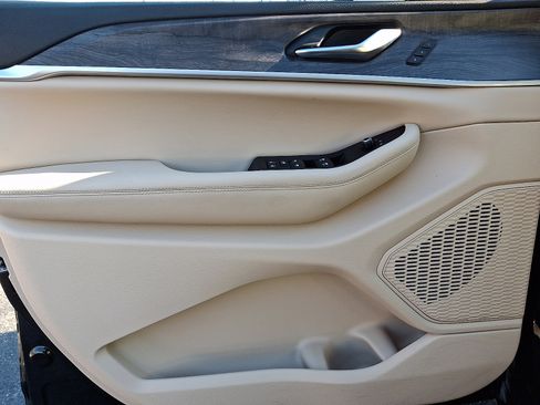 Certified 2023 Jeep Grand Cherokee Limited image 13