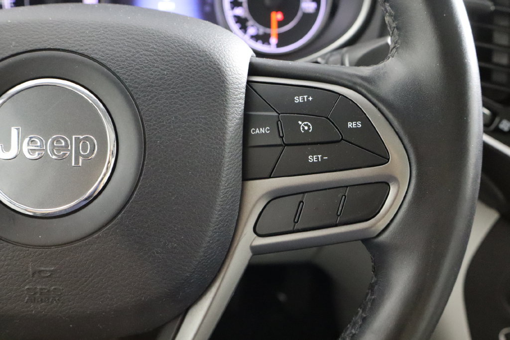 Used 2019 Jeep Cherokee Limited FWD image 10
