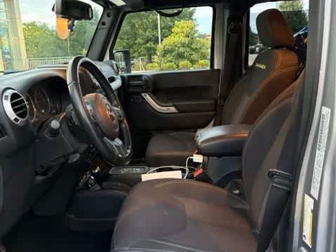 Used 2015 Jeep Wrangler Unlimited Sahara AWD/4WD image 3