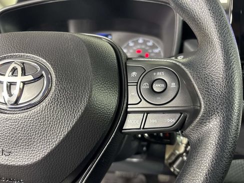 Used 2025 Toyota Corolla LE FWD image 19