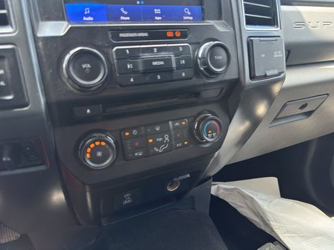 Used 2022 Ford F250 XLT w/ FX4 Off-Road Package AWD/4WD image 29