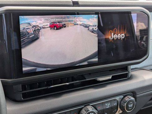 Certified 2025 Jeep Wrangler Unlimited Sahara AWD/4WD image 21