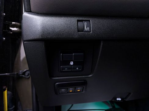 Used 2023 Chevrolet Colorado ZR2 w/ ZR2 Convenience Package III image 19