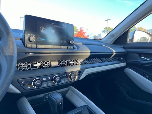 Used 2023 Honda Accord EX image 24