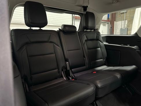 Used 2025 Lincoln Navigator Reserve image 61