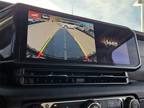 Used 2025 Jeep Wrangler Unlimited Rubicon 392 image 20