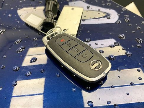 Certified 2024 Nissan Pathfinder SV image 9