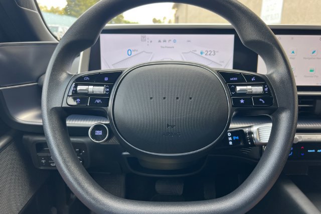 Certified 2025 Hyundai Ioniq 6 SE RWD image 28