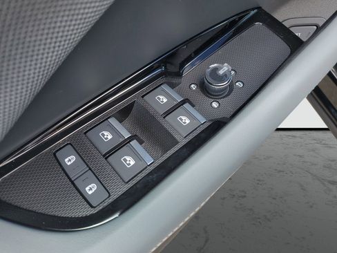 New 2026 Audi Q3 quattro 2.0T AWD/4WD image 22