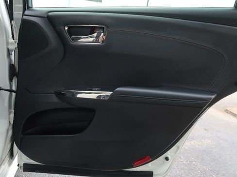 Used 2018 Toyota Avalon Limited image 50