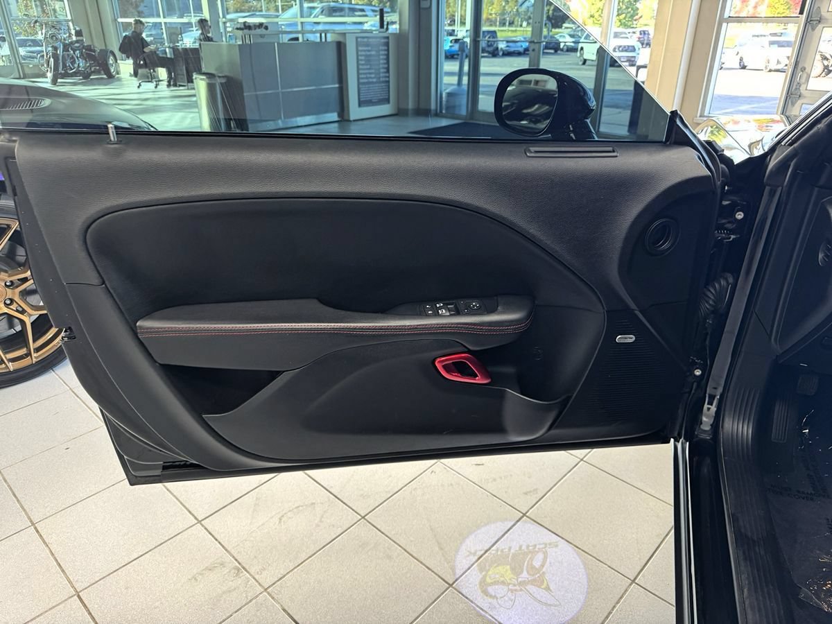 Used 2016 Dodge Challenger R/T Scat Pack RWD image 13