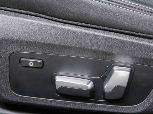 Used 2023 BMW 230i Coupe w/ Convenience Package image 21