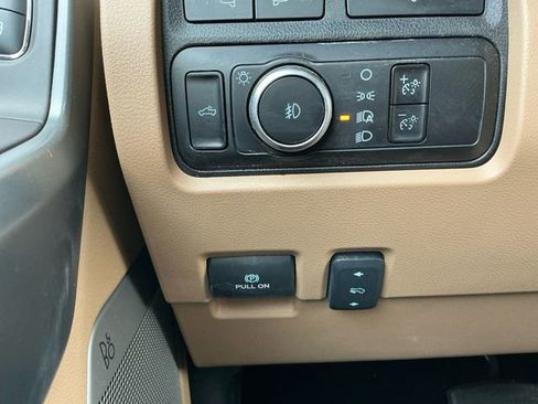 Used 2023 Ford F350 Lariat image 24