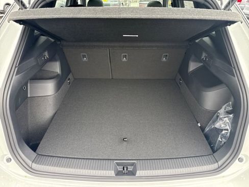 New 2026 Volkswagen Tiguan SEL R-Line image 13