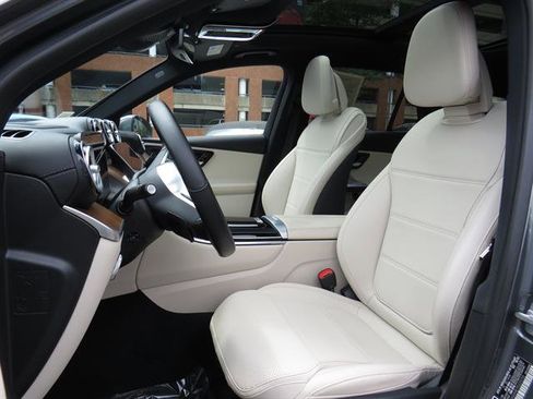 Used 2023 Mercedes-Benz GLC 300 4MATIC image 21