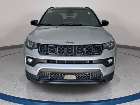 Used 2024 Jeep Compass Latitude w/ Altitude Special Edition AWD/4WD image 2