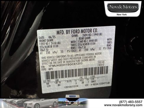 Used 2025 Ford Explorer Active AWD/4WD image 21
