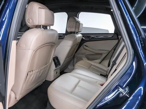 Used 2019 Porsche Macan S AWD/4WD image 41