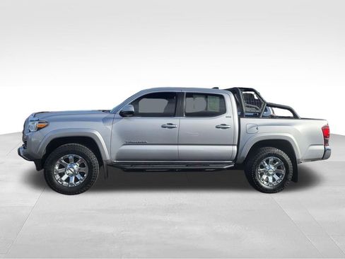 Certified 2020 Toyota Tacoma SR5 image 2