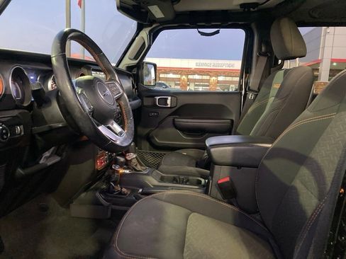 Used 2023 Jeep Gladiator Mojave w/ Cold Weather Group image 8