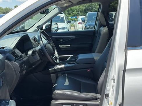 Used 2025 Honda Ridgeline RTL+ image 10