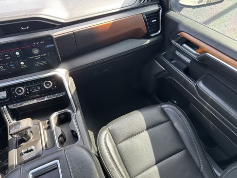 Used 2022 GMC Sierra 1500 Denali AWD/4WD image 22