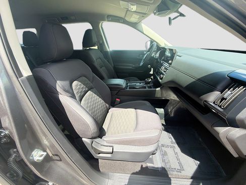 Used 2024 Nissan Pathfinder S FWD image 32
