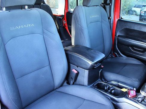 Used 2020 Jeep Wrangler Unlimited Sahara AWD/4WD image 18