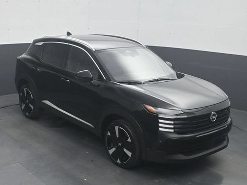 Used 2026 Nissan Kicks SR FWD image 18