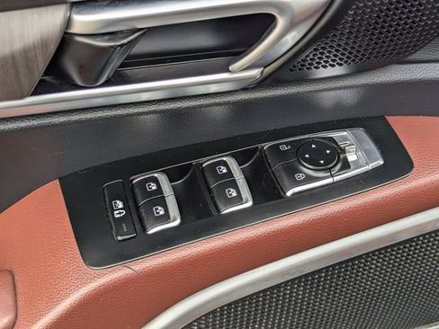 Used 2024 Kia Telluride EX w/ EX Captain's Chair Package FWD image 24