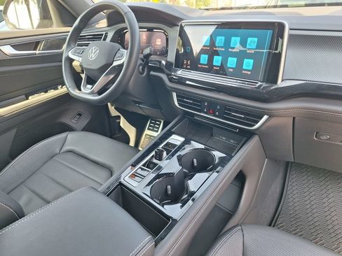 Used 2026 Volkswagen Atlas Cross Sport SEL R-Line AWD/4WD image 26