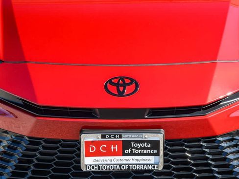 New 2026 Toyota Camry Hybrid FWD image 5