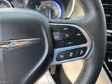 Used 2023 Chrysler Pacifica Touring-L image 3