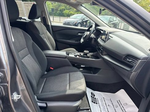 Used 2024 Nissan Rogue SV FWD image 34