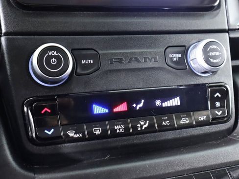 Used 2024 RAM ProMaster 2500 w/ Convenience Group FWD image 20