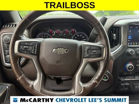 Used 2022 Chevrolet Silverado 1500 LT Trail Boss w/ Convenience Package II AWD/4WD image 17