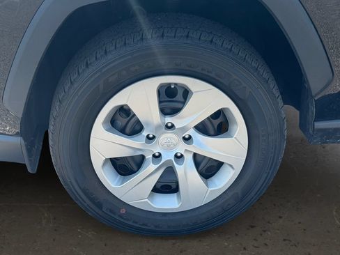 Used 2023 Toyota RAV4 LE FWD image 9
