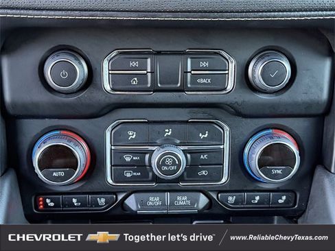 Used 2023 Chevrolet Suburban Premier image 22
