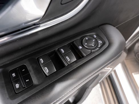 Used 2024 Chevrolet Suburban LT image 13